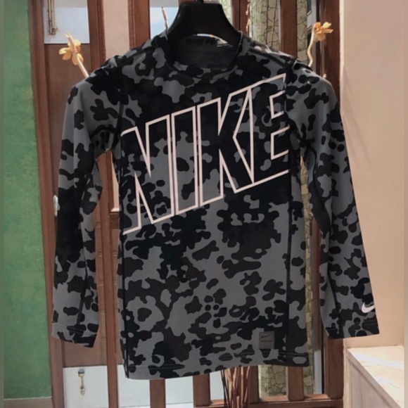 Absolutely New, Nike pro Dri-fit boys tight fit skin for active wear. - Picture 2 of 12